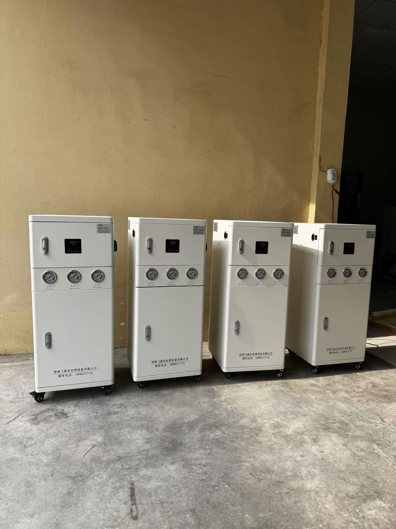 四台60L纯水机装车发货发往菏泽与青岛